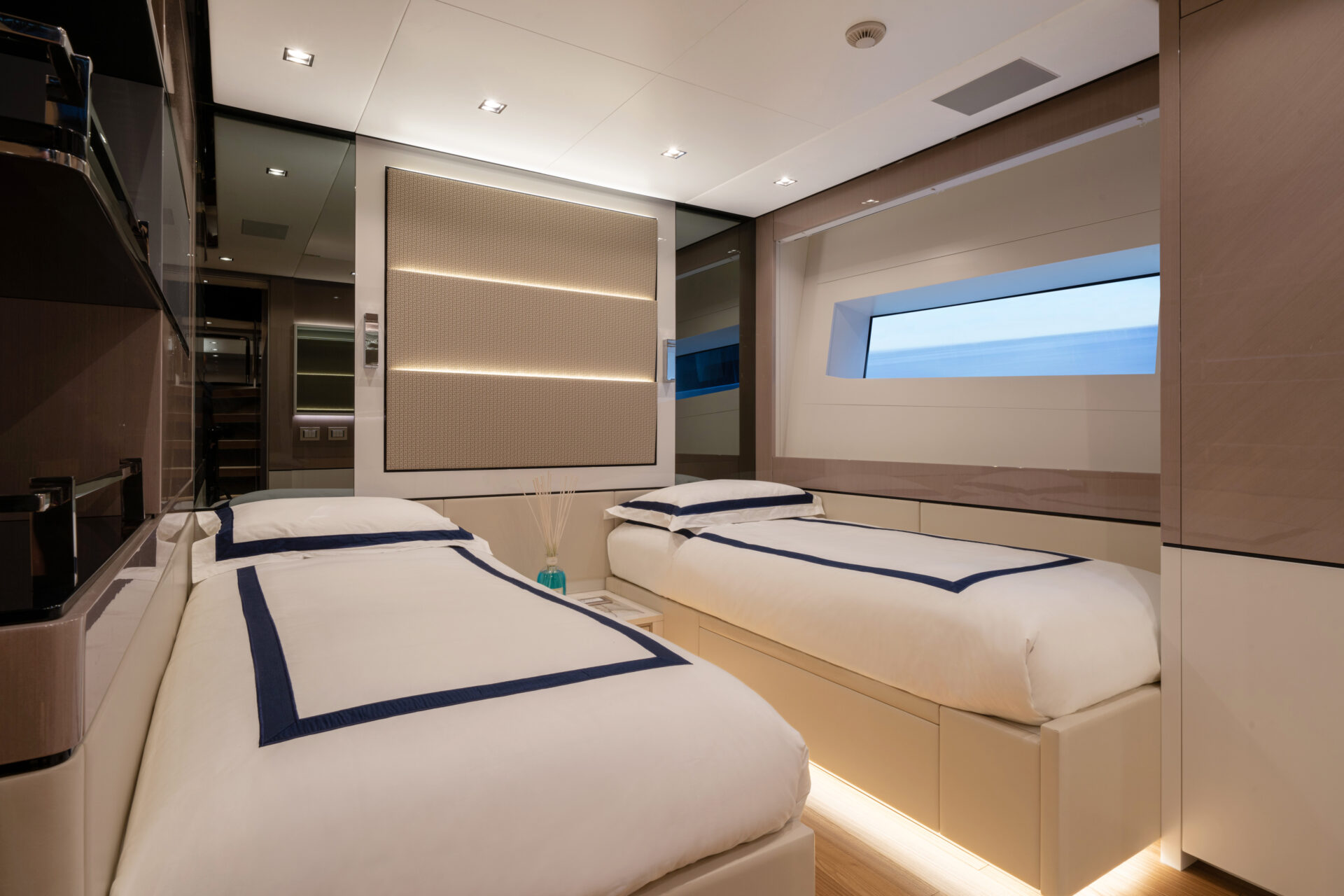 Cabina doppia di lusso Yacht Mangusta