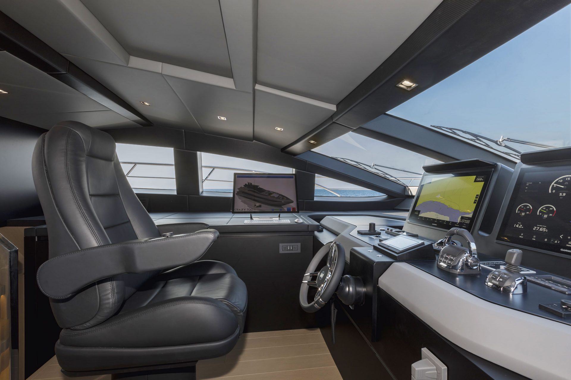Ponte di comando tecnologico Mangusta Yachts