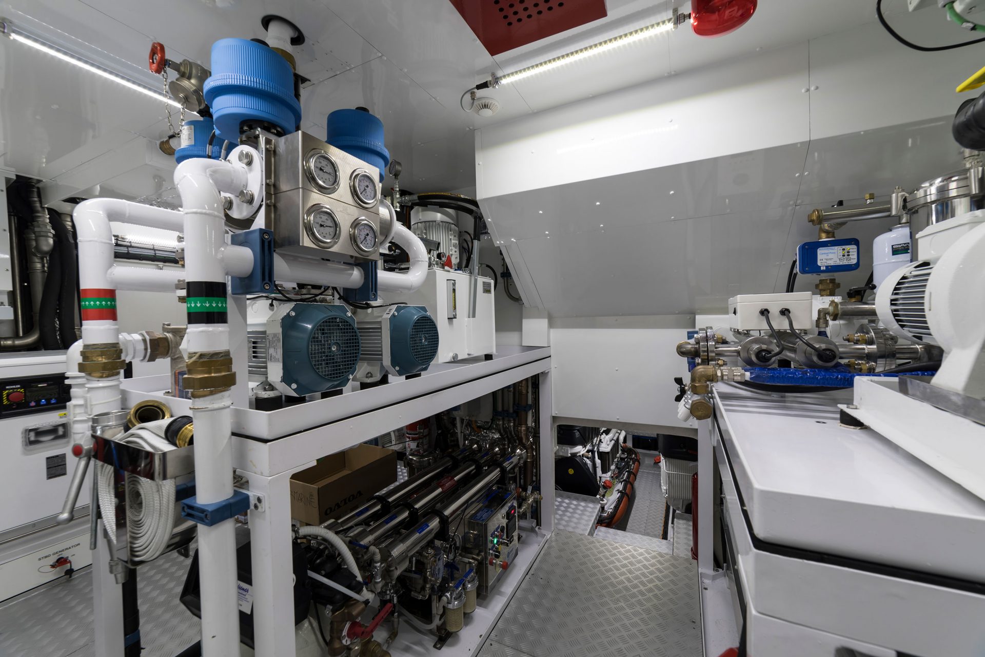 Sala macchine Mangusta Yachts, dettagli impianti tecnici.