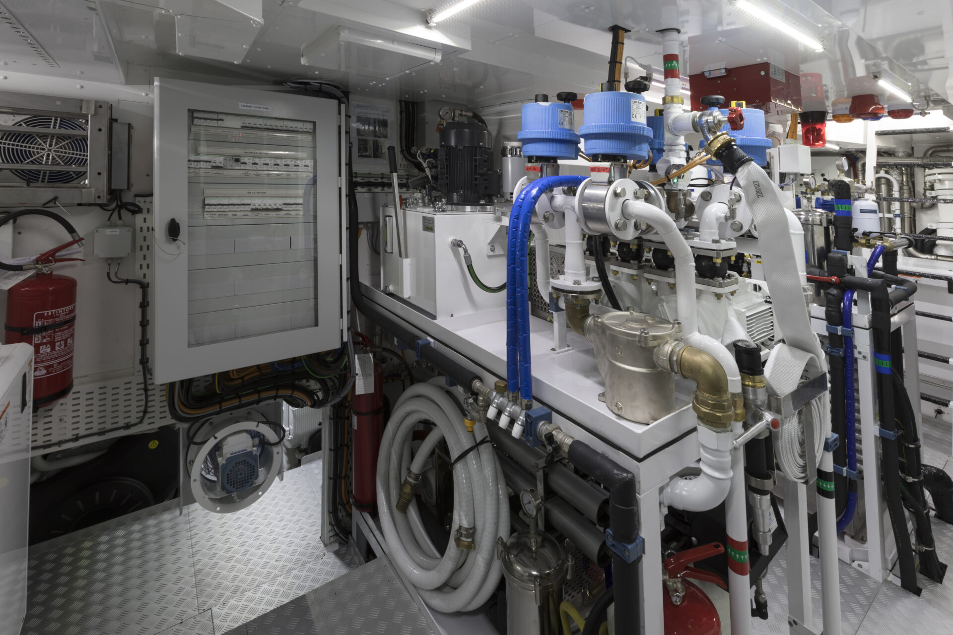 Yacht engine room, Mangusta technical equipment.