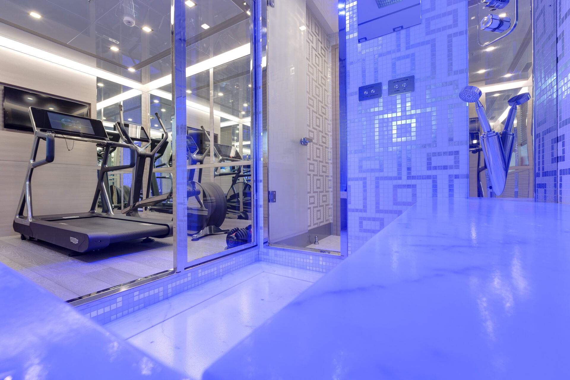 Palestra di lusso a bordo di Mangusta Yachts