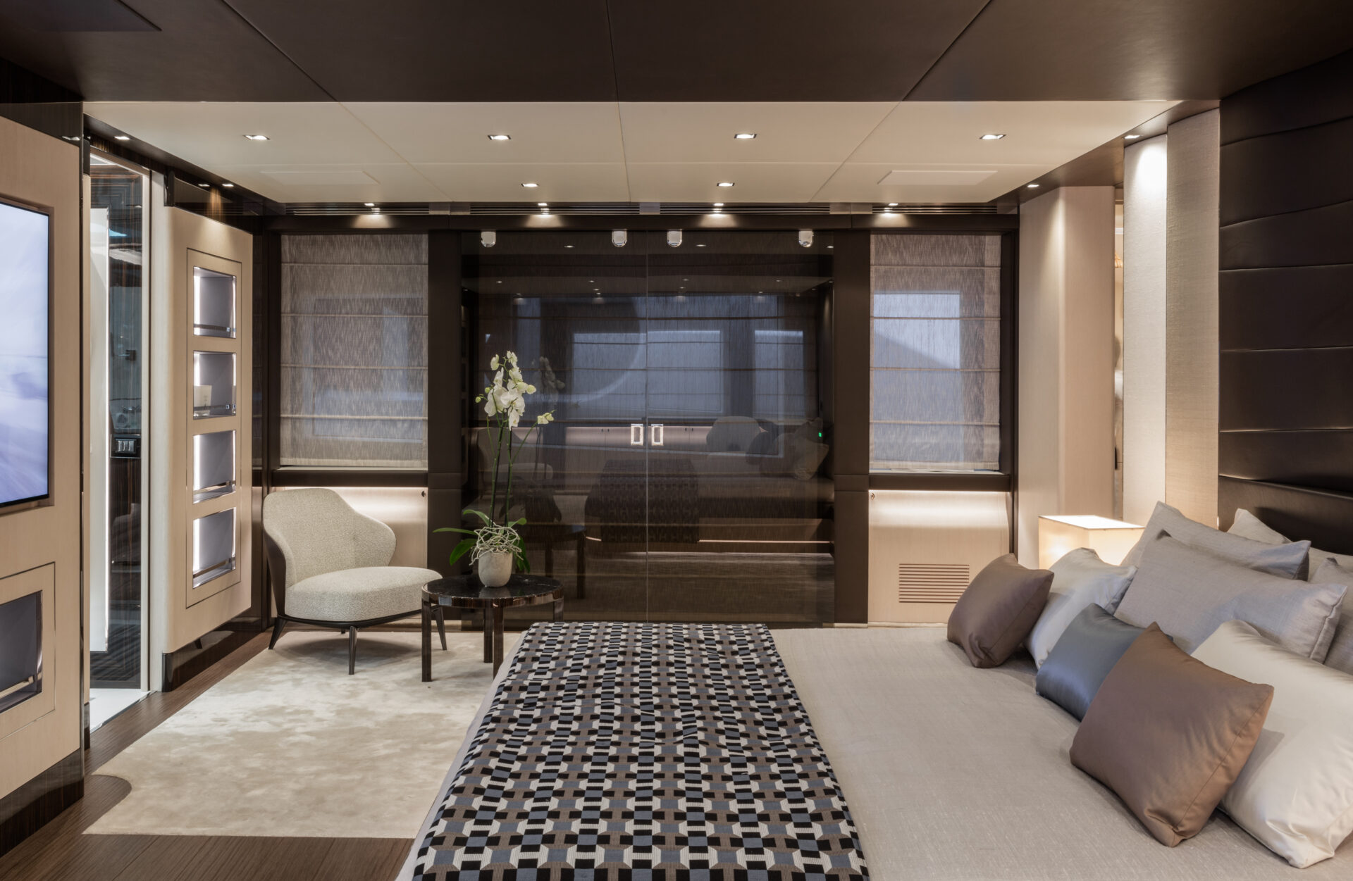 Cabina lussuosa e moderna su Mangusta Yachts