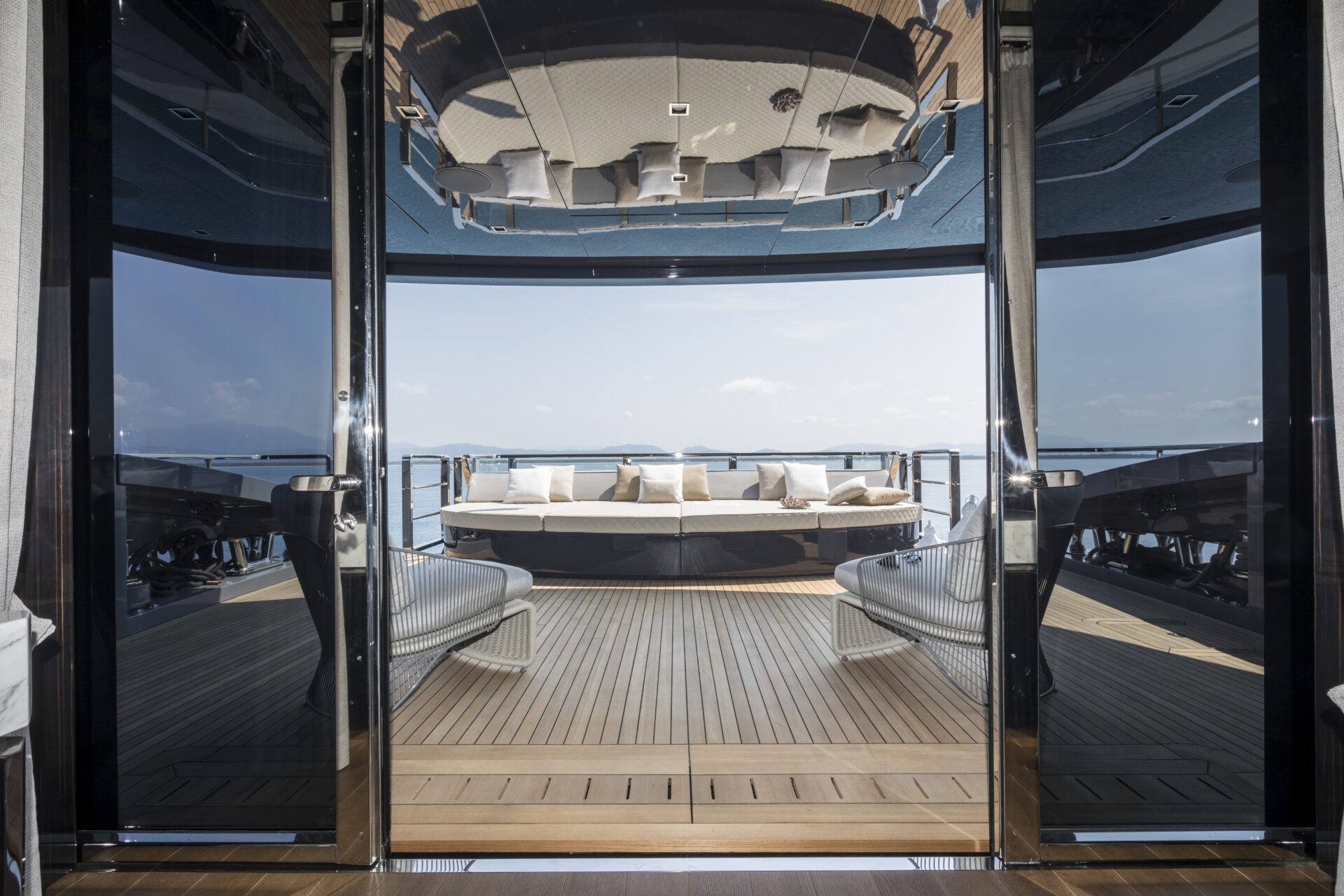 Interni lussuosi di uno yacht Mangusta Yachts.