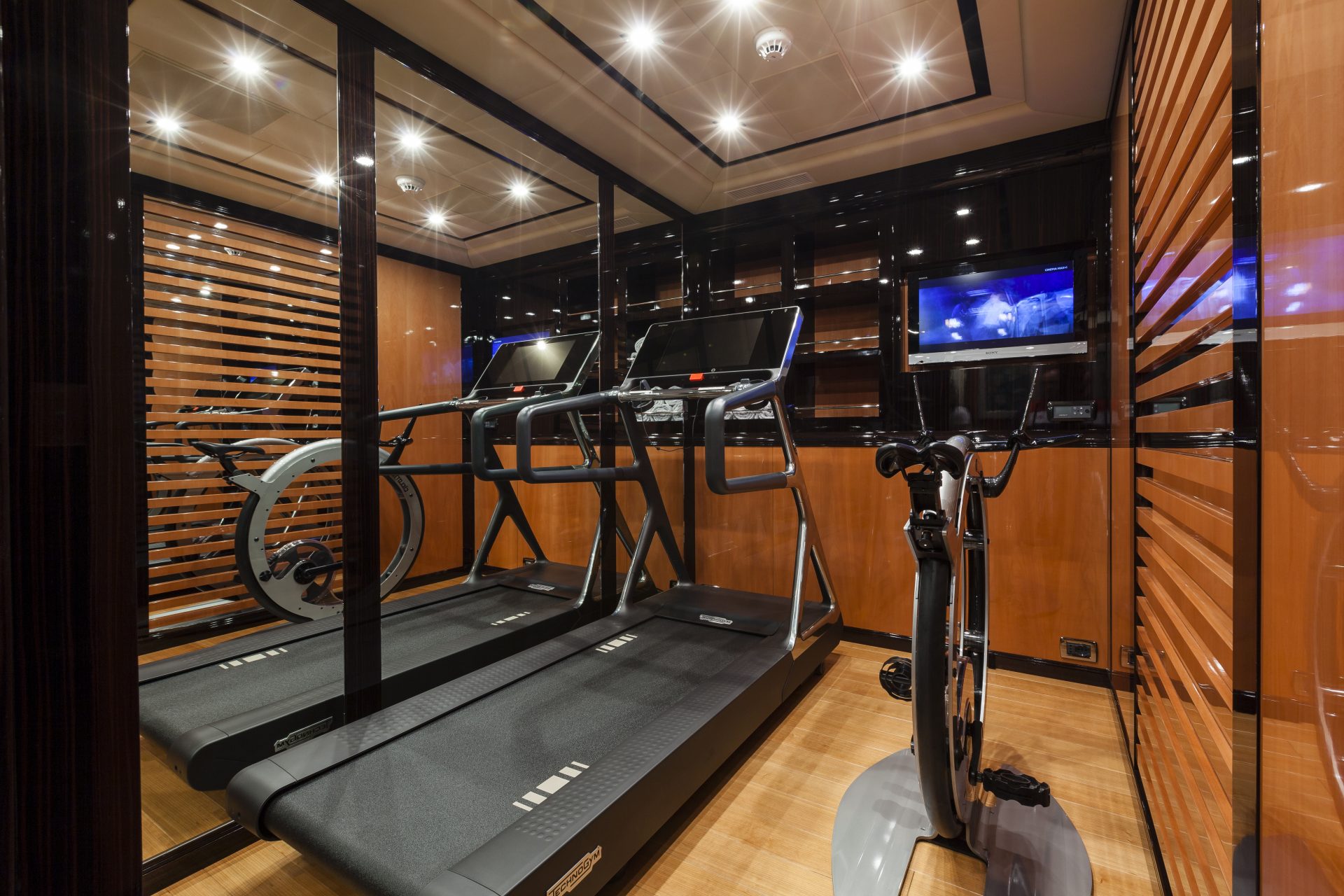 Palestra di lusso a bordo Mangusta Yachts