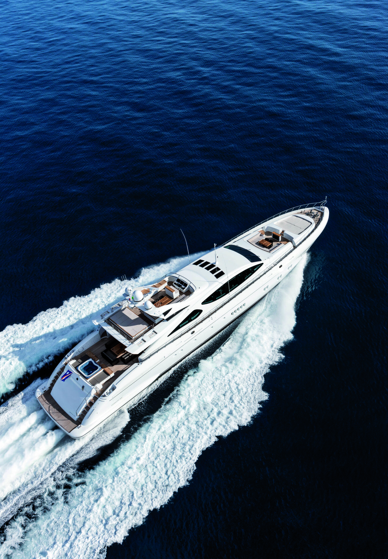 Mangusta Yachts luxury yacht at sea