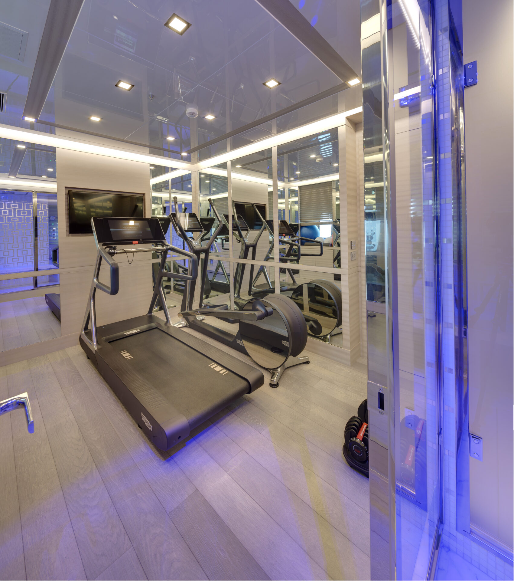 Palestra a bordo di un lussuoso Mangusta Yacht