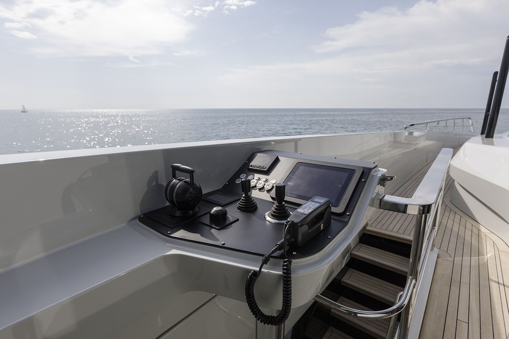 Pannello di controllo Mangusta Yachts sul ponte.