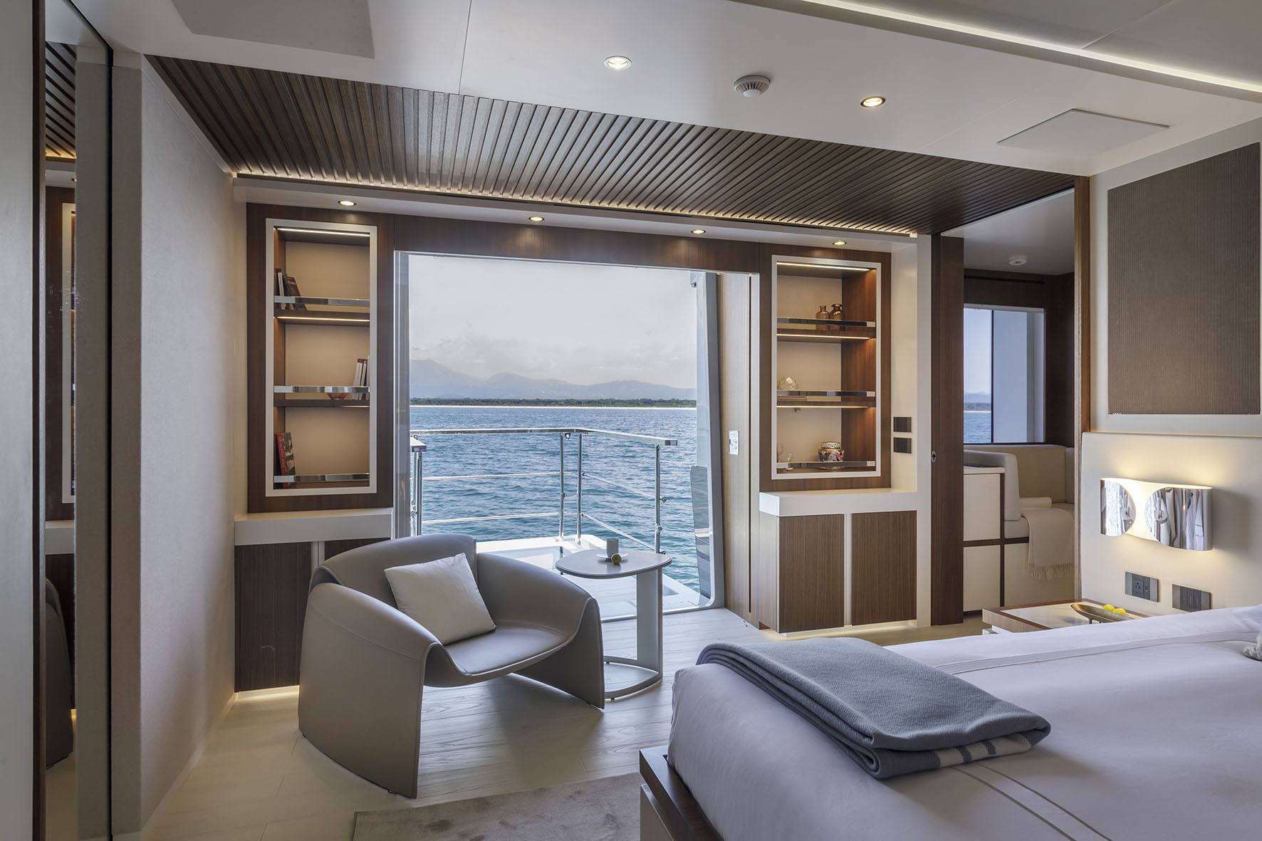 Cabina di lusso con vista mare su Mangusta Yacht