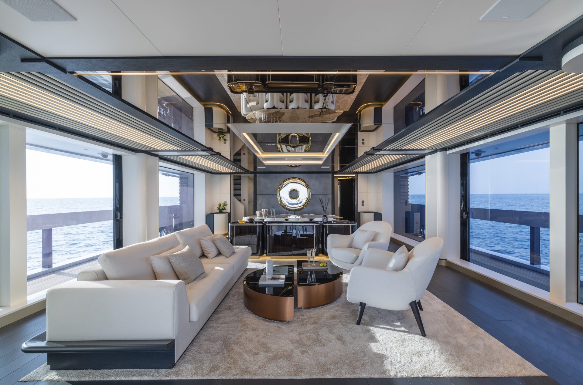 Salone eleganza moderna yacht Mangusta Yachts