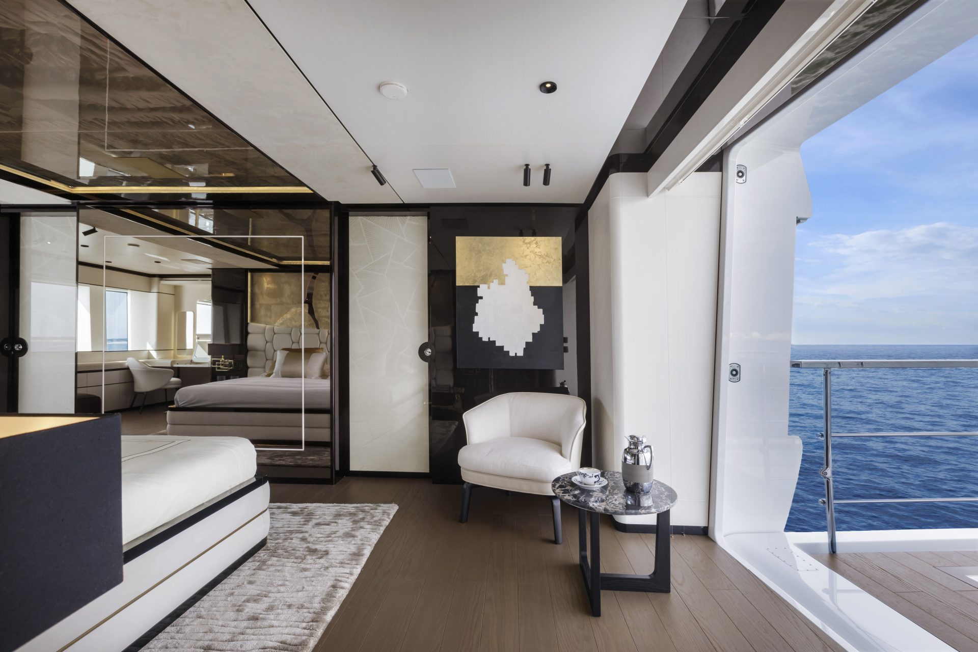 Interni di lusso Mangusta con vista mare