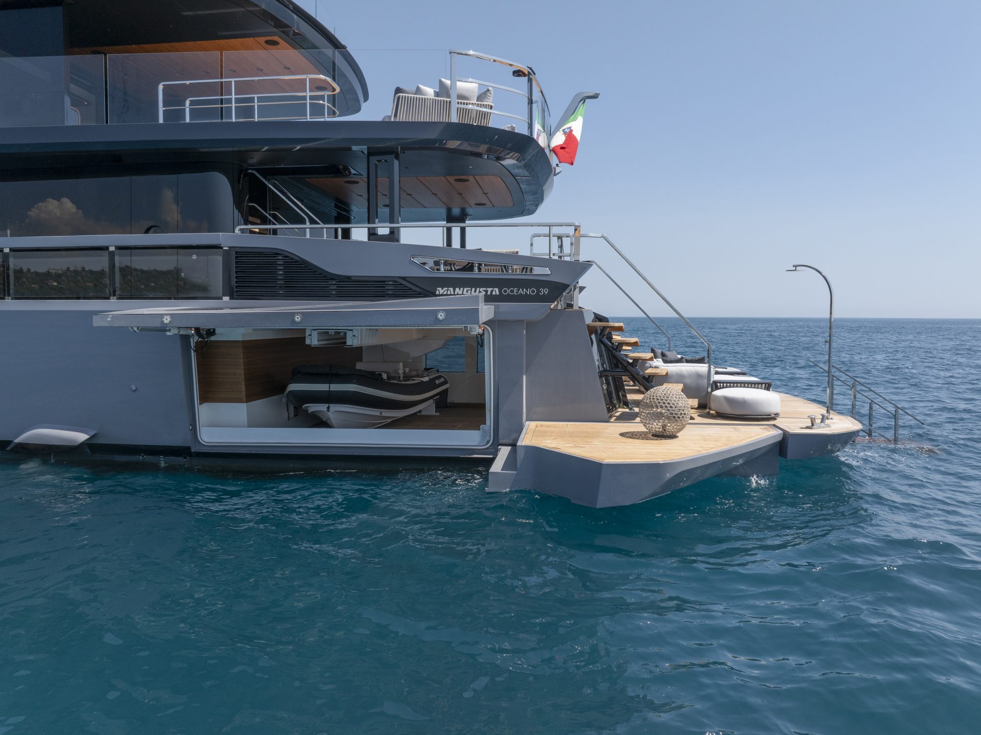 Mangusta Oceano 39 deck with tender garage open