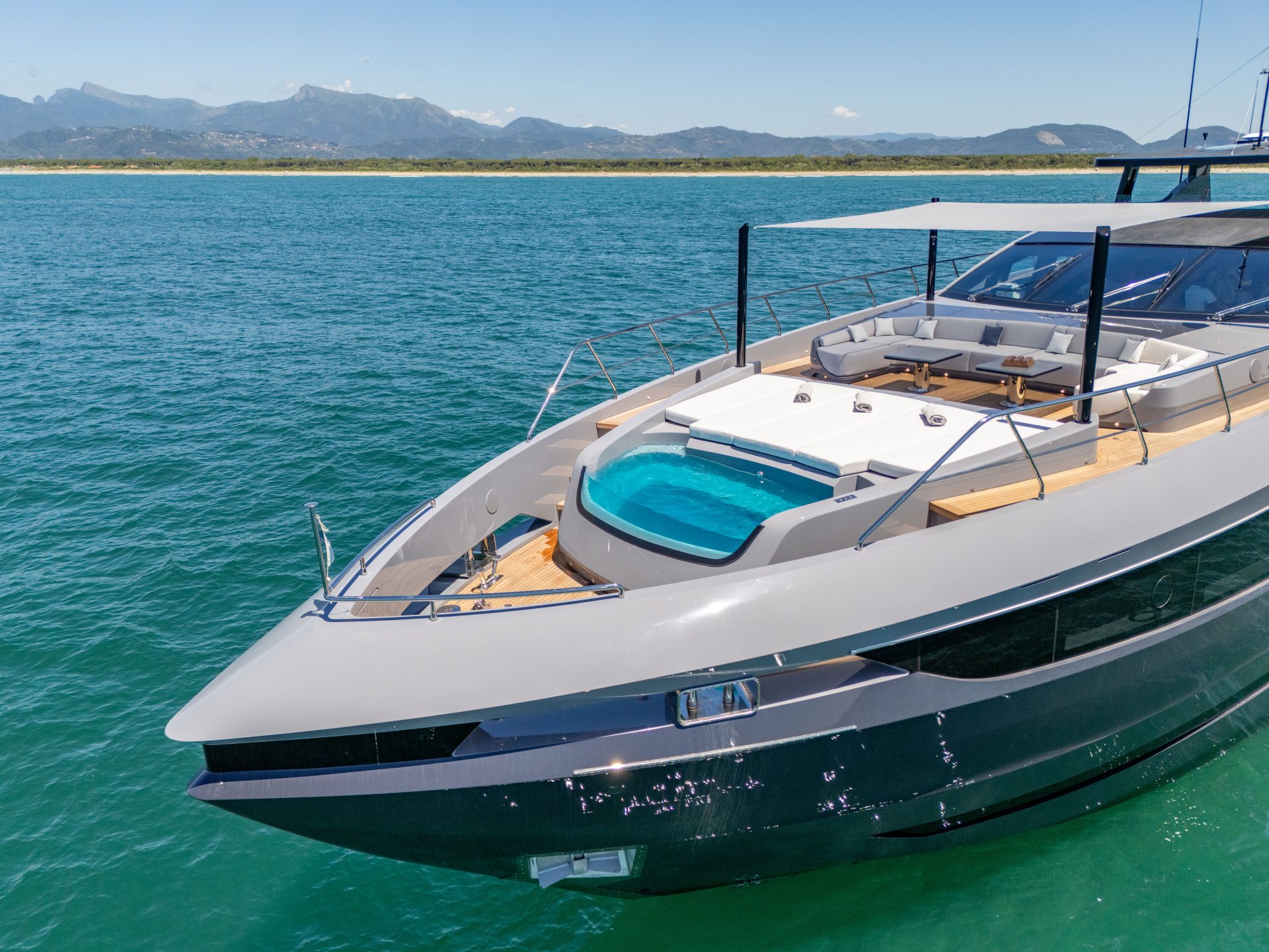 Mangusta yacht with sundeck and jacuzzi at sea